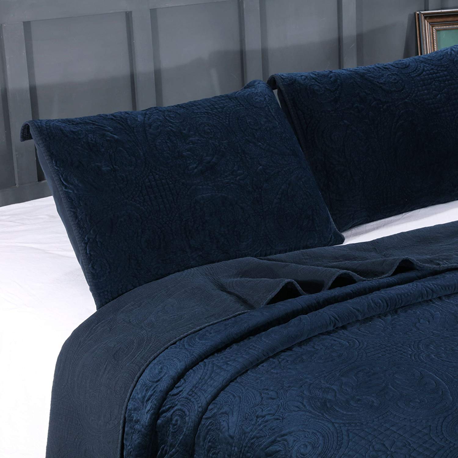 Mintorai Stonewashed Embroidered Floral Design Quilt Set with Pillow Shams, Grey or Blue