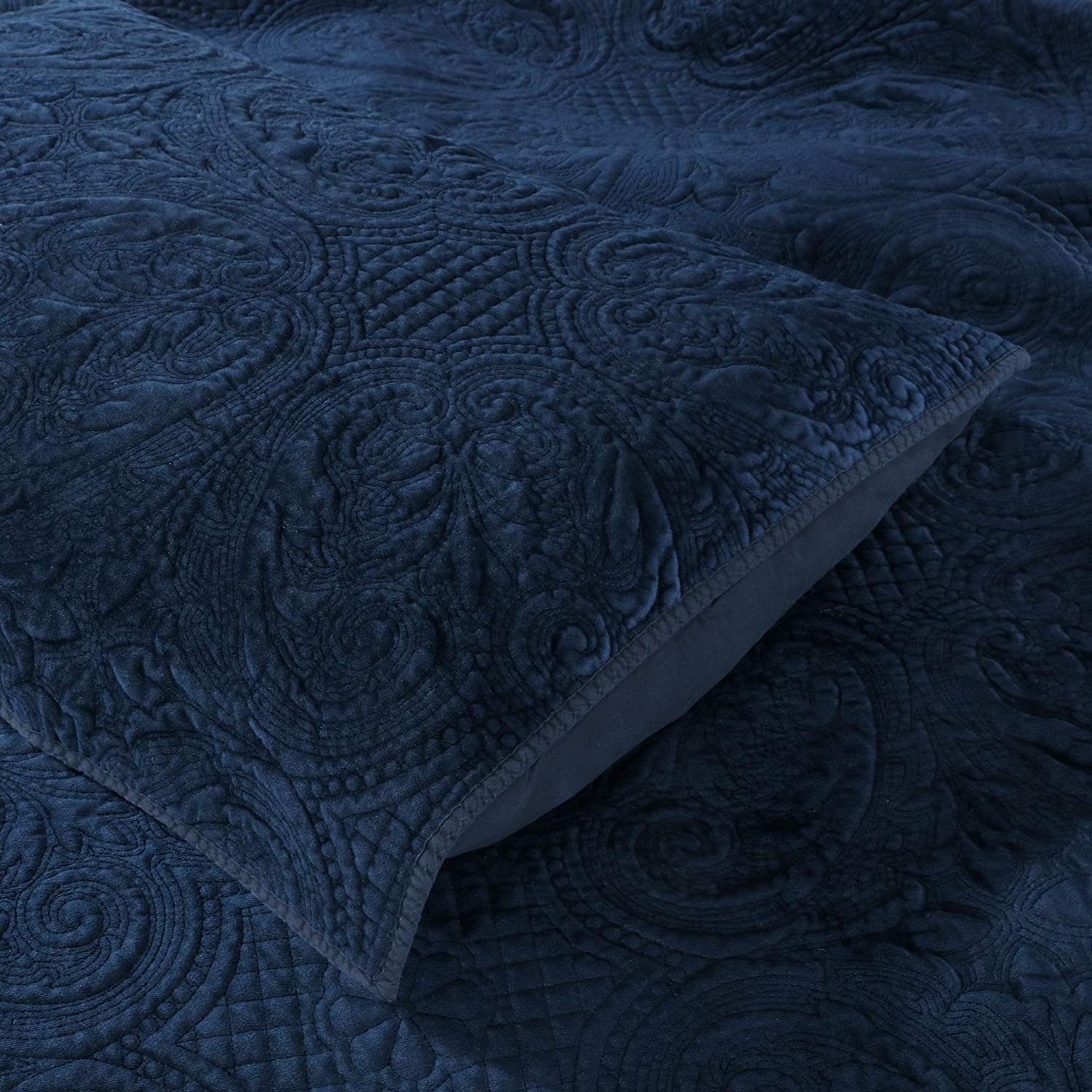 Mintorai Stonewashed Embroidered Floral Design Quilt Set with Pillow Shams, Grey or Blue