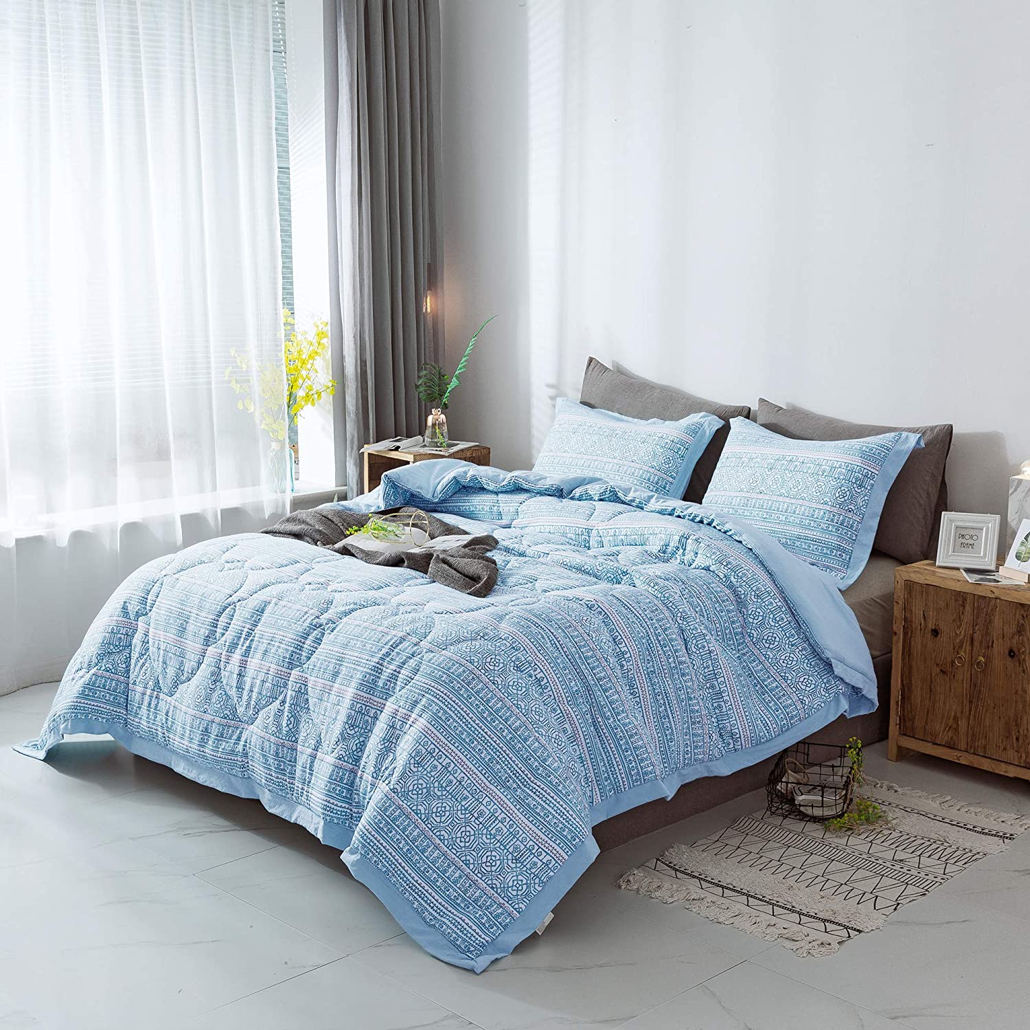 Mintorai Floral Quilted Comforter Set with Border Trim Design, Multi Blue, Room Decor, Graduation Gifts